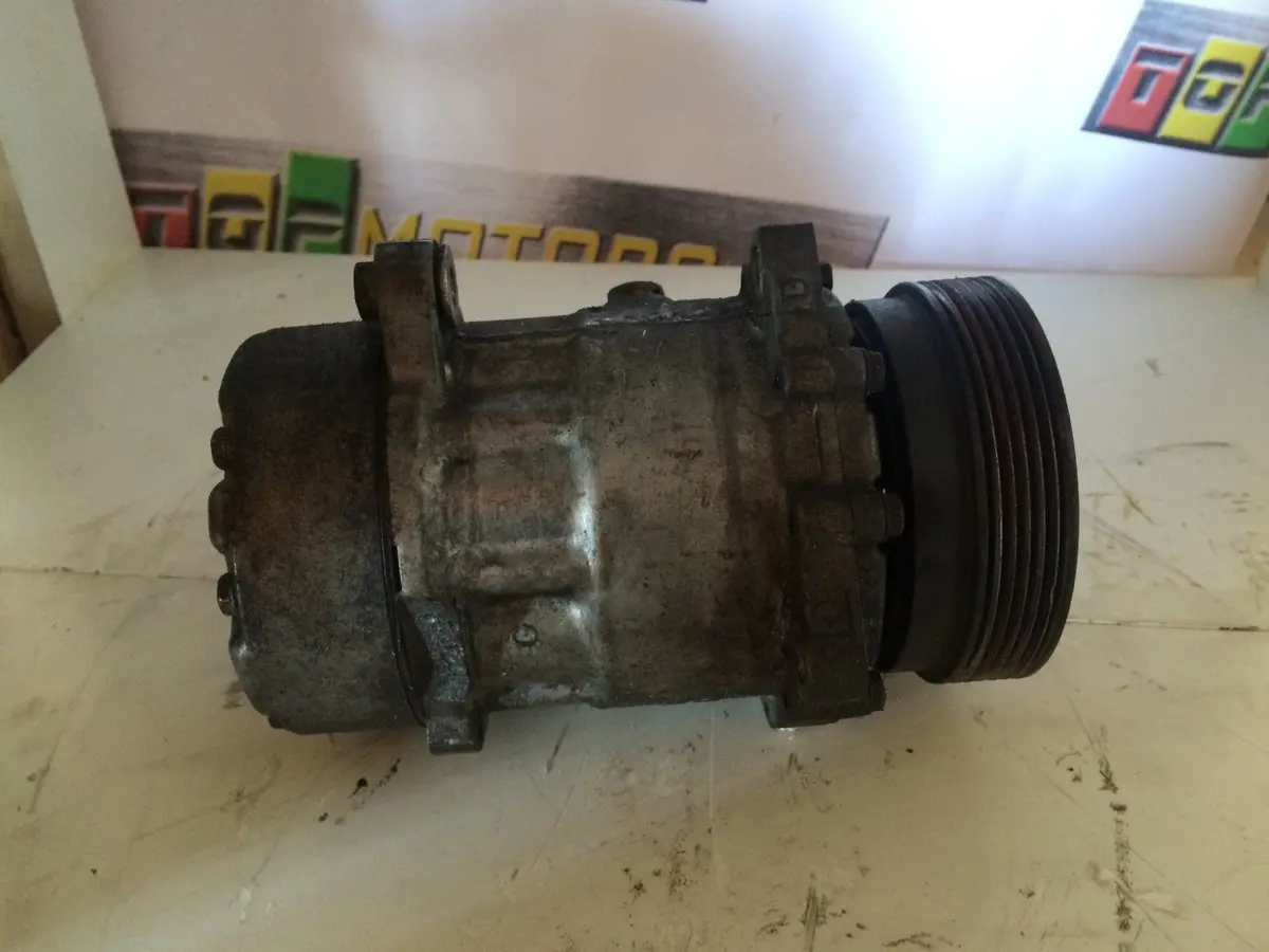 2004 Auy Volkswagen Vw 1.9 Tdi Diesel Engine Conditioning Con Pump 1J0 820 803 L 1