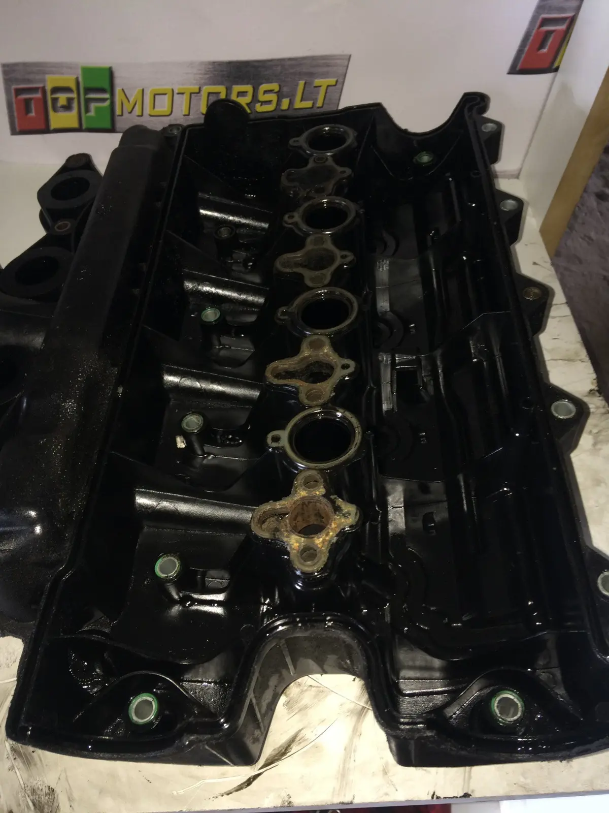 2006 G9u Opel Nissan Renault 2.5 Dci Diesel Engine In Intake Inlet Manifold With A Cylinder Head Cover 2