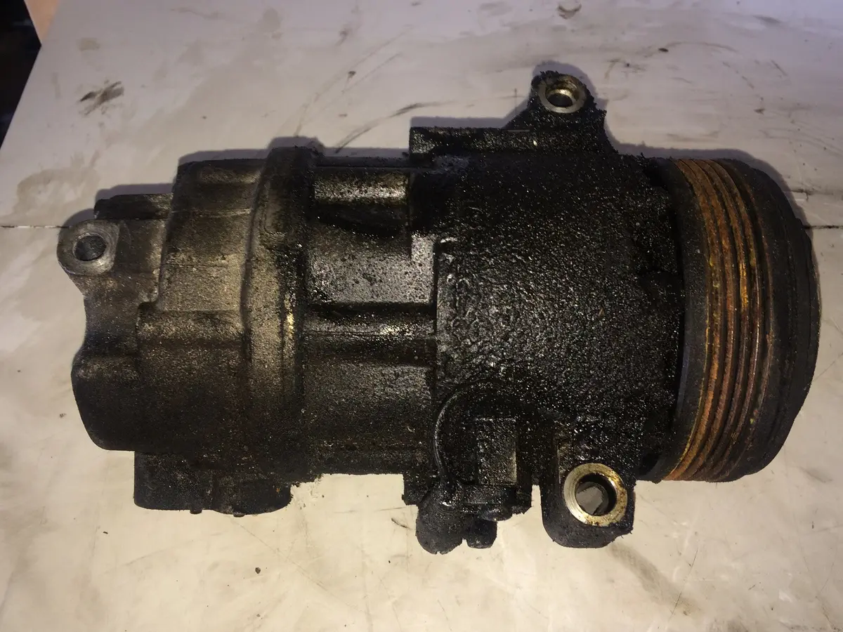 2004 M43 M43b19 194E1 Bmw 1.9 Petrol Engine Conditioning Pump 64.52 - 8 386 837 2