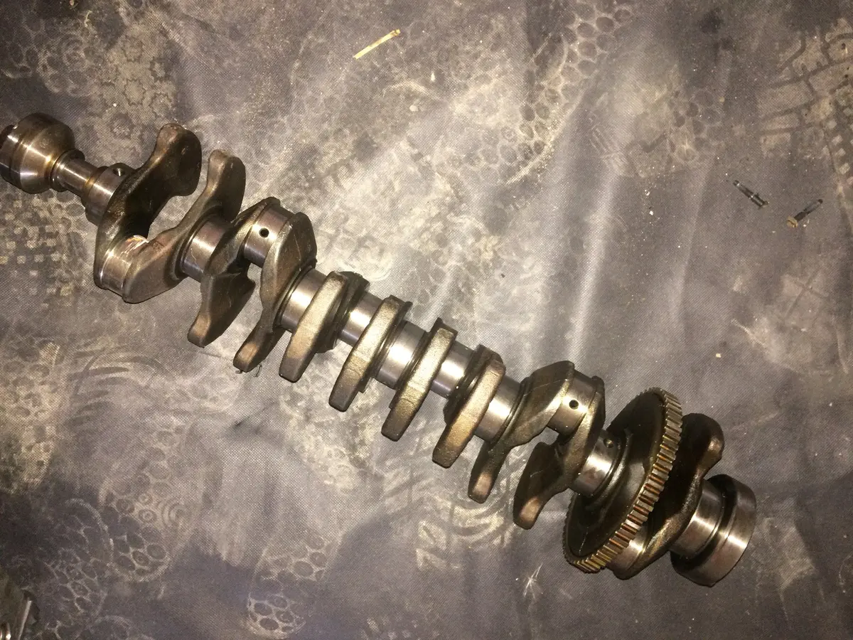 2008 N54 N54b30 N54b30a Bmw 3.0 Petrol Engine Crankshaft With Defect 1