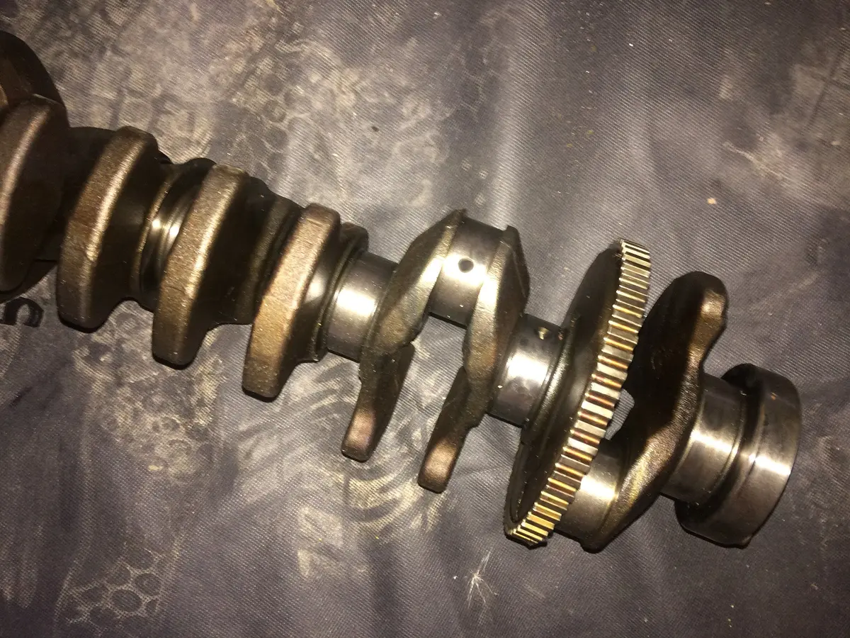 2008 N54 N54b30 N54b30a Bmw 3.0 Petrol Engine Crankshaft With Defect 2