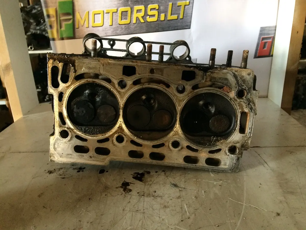2003 Awy Volkswagen Vw Skoda 1.2 Petrol Engine Cylinder Head With A Cover 03D103475c 03D103374f 1