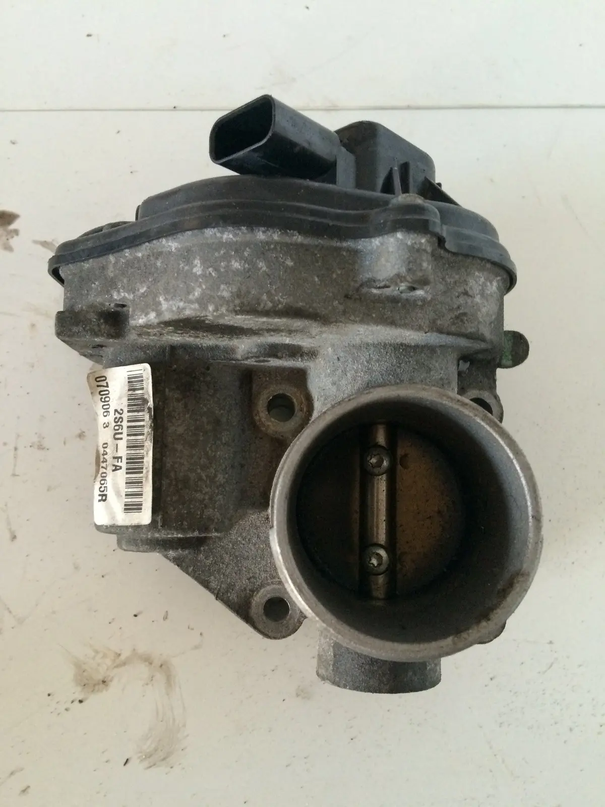 2006 Hxda Ford 1.6 Ti Petrol Engine Throttle Body 2S6u-Fa / 0447065R 1