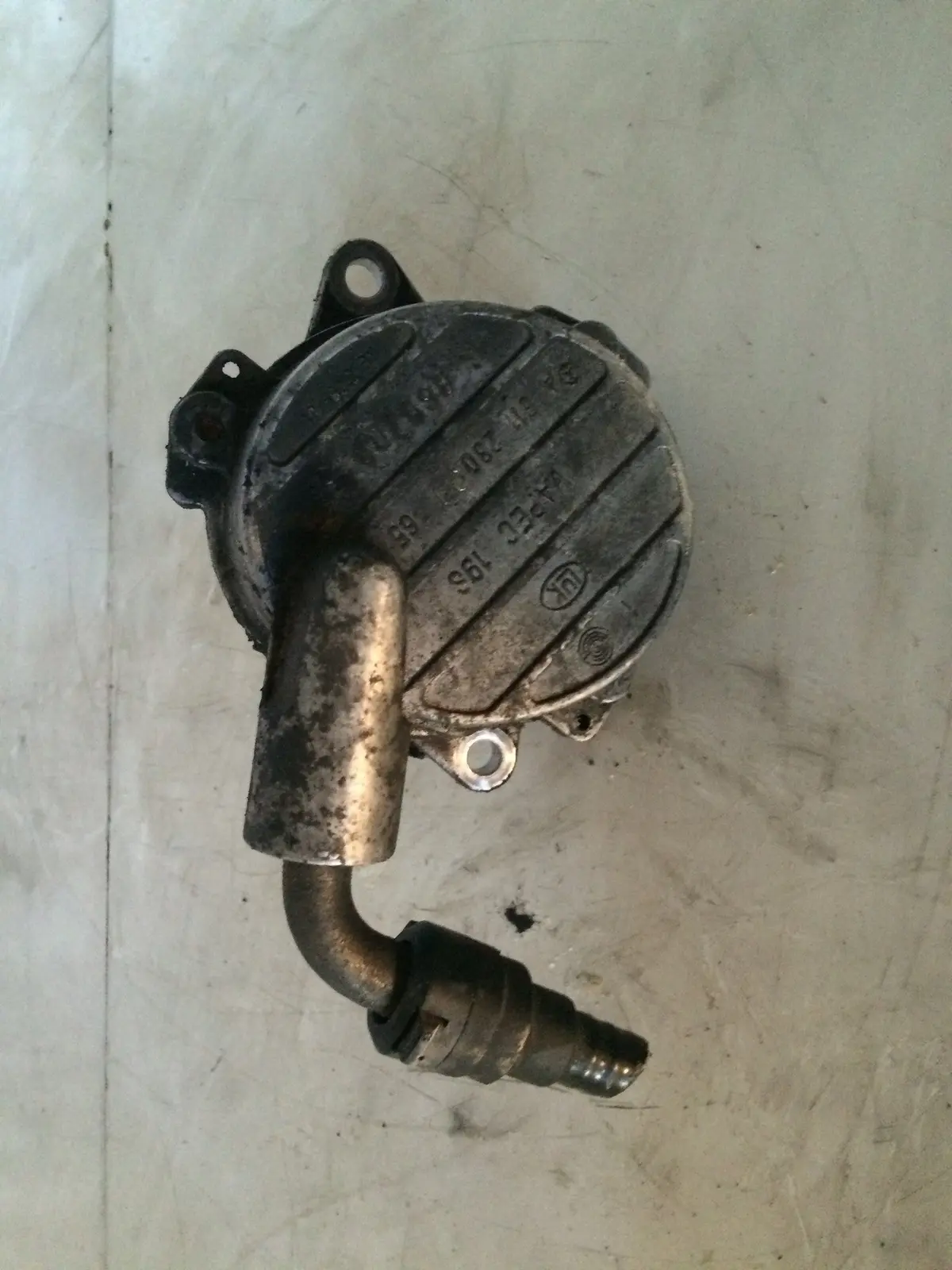 2001 611 Mercedes-Benz Mb 2.2 Cdi Diesel Engine Vacuum Pump A 611 230 0165 2