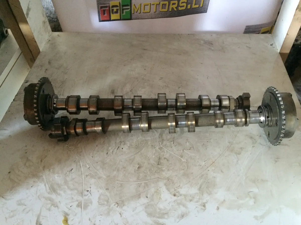 2012 N18 N18b16 Mini 1.6 Petrol Turbo Engine Pair Of Camshaft With Adjuster V7589882 80-04 / 637964 - Ex / V 7589881 80-03 / 637955 - In 1
