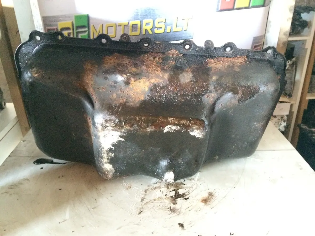 1996 Chrysler 3.3 Petrol Engine Oil Sump 2