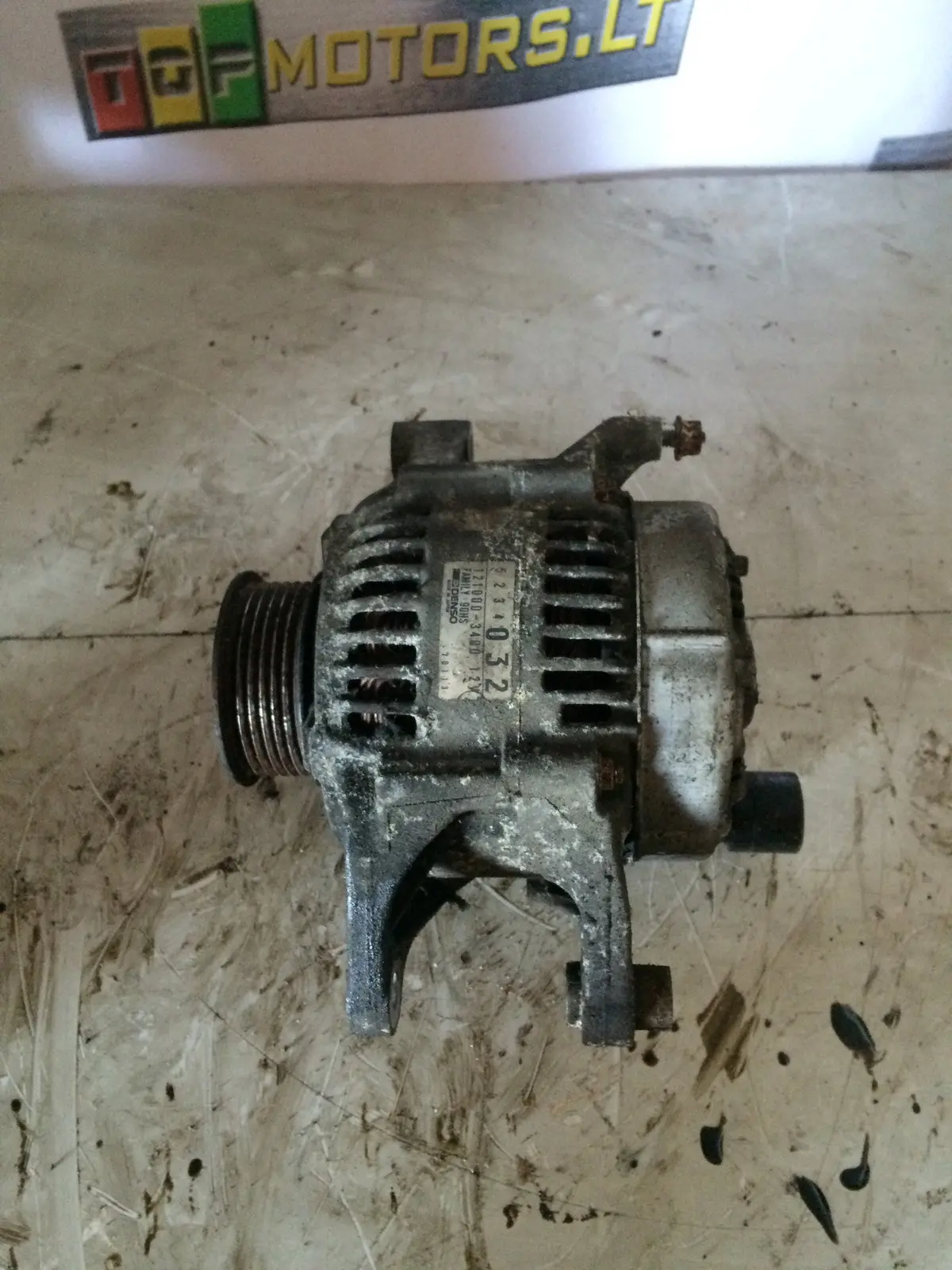 1996 Chrysler 3.3 Petrol Engine Alternator 121000-3400 / 5234032 1