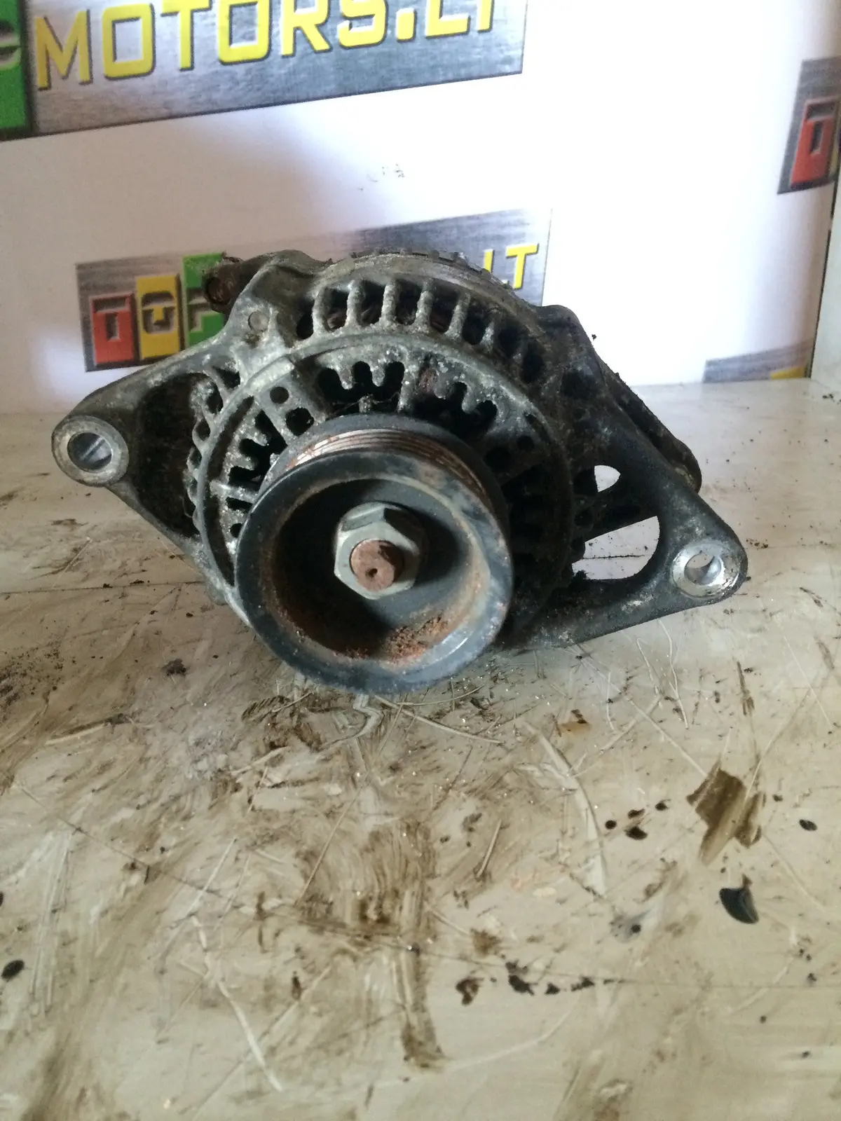 1996 Chrysler 3.3 Petrol Engine Alternator 121000-3400 / 5234032 2