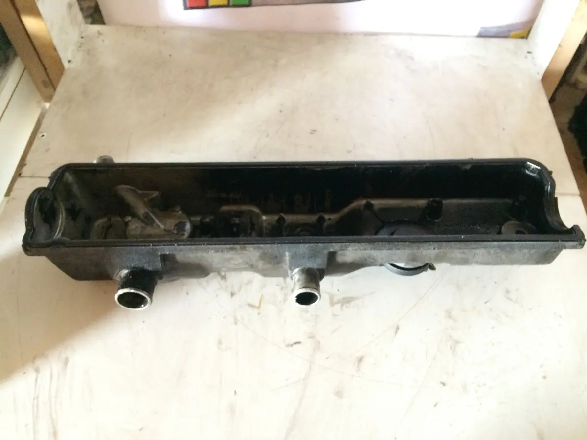 2004 Hcpa Ford 1.8 Tdci Diesel Engine Cylinder Head Cover 1S4q-6K271-Ae 1