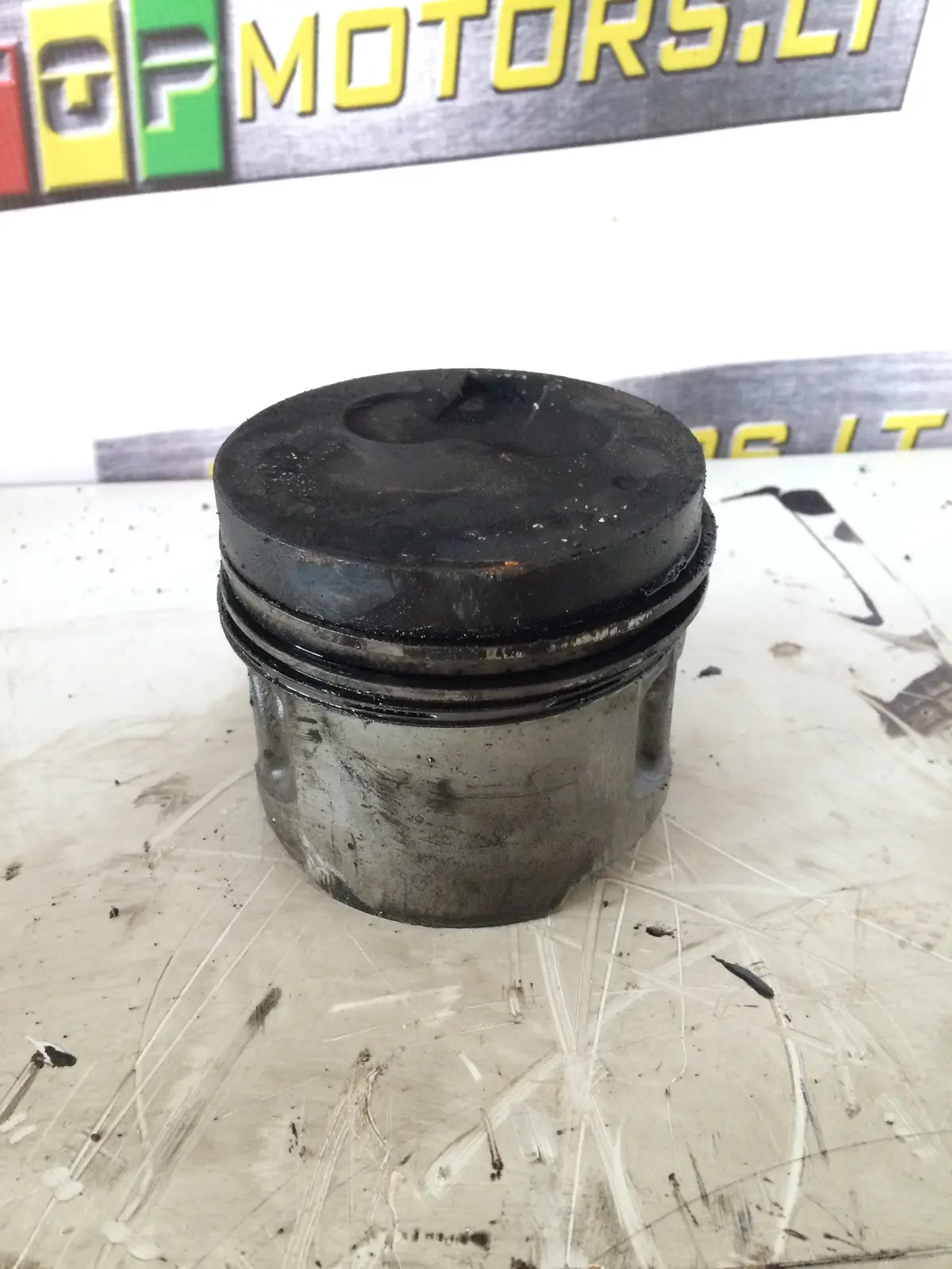 2004 4D56 Mitsubishi 2.5 D Diesel Engine Piston 2