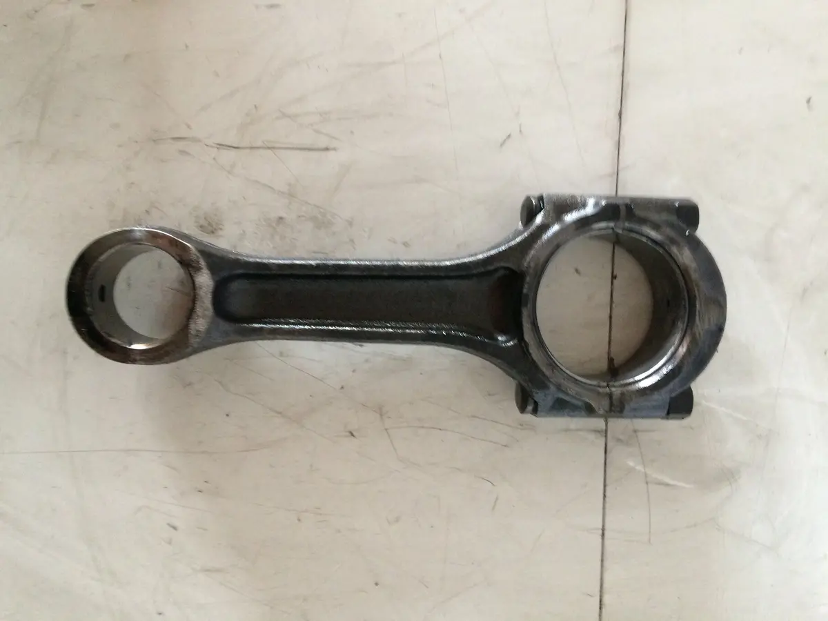 2004 4D56 Mitsubishi 2.5 D Diesel Engine Connecting Con Rod 1