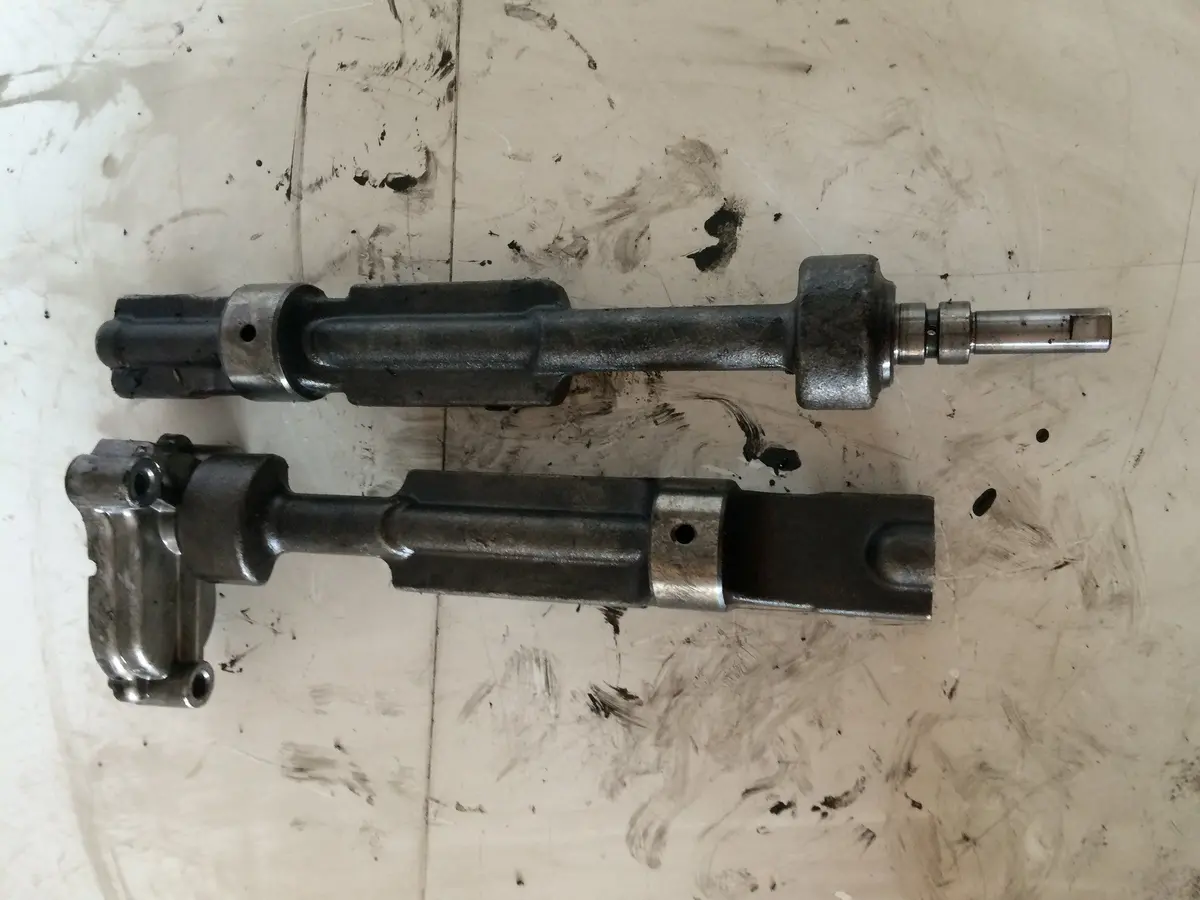 2004 4D56 Mitsubishi 2.5 D Diesel Engine Balance Shaft 1