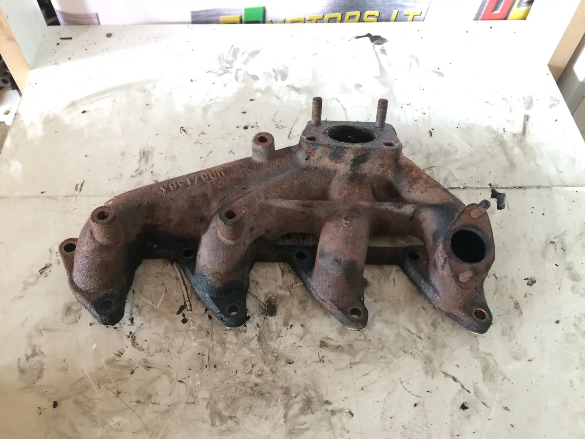 2004 4D56 Mitsubishi 2.5 D Diesel Engine Ex Exhaust Manifold Mr571363 1