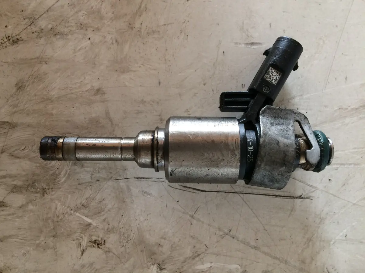 2010 Ccz Audi Volkswagen Skoda Seat 2.0 Tfsi Petrol Engine Injector 06H906036p 1
