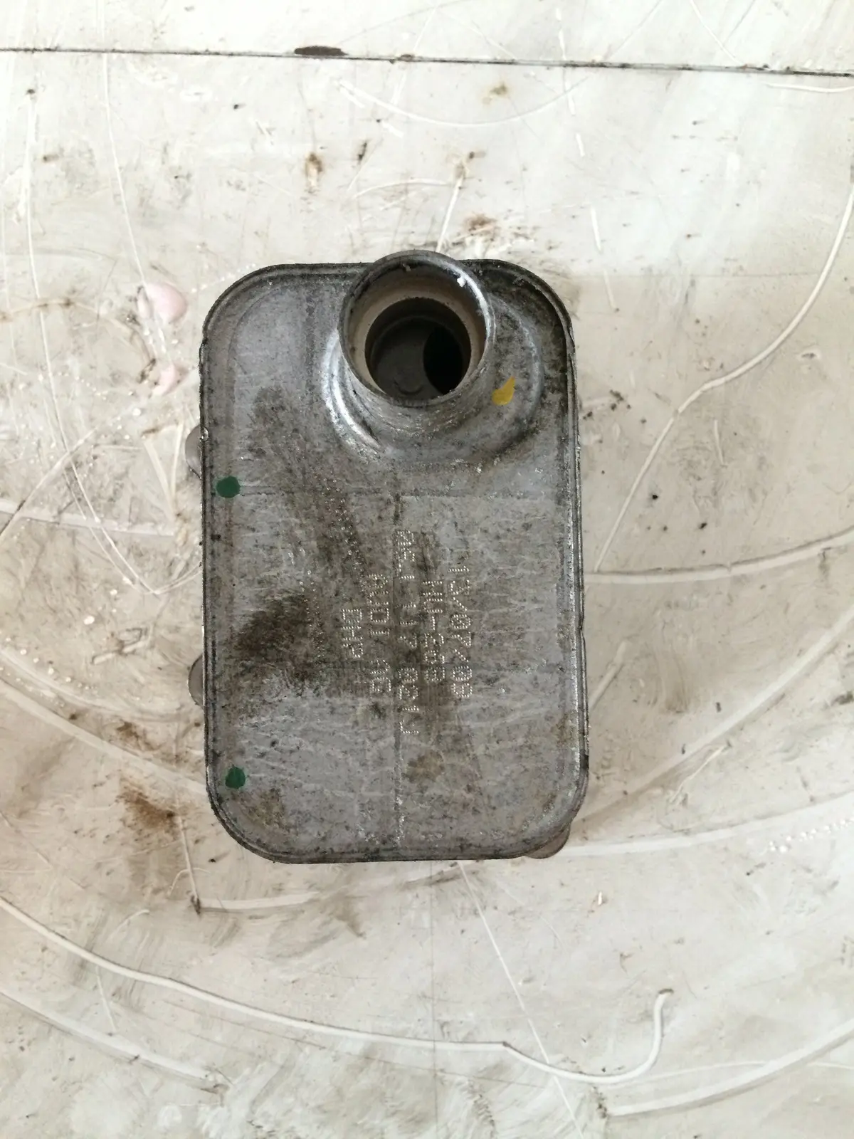 2010 Ccz Audi Volkswagen Skoda Seat 2.0 Tfsi Petrol Engine Oil Cooler 06J117021j 1