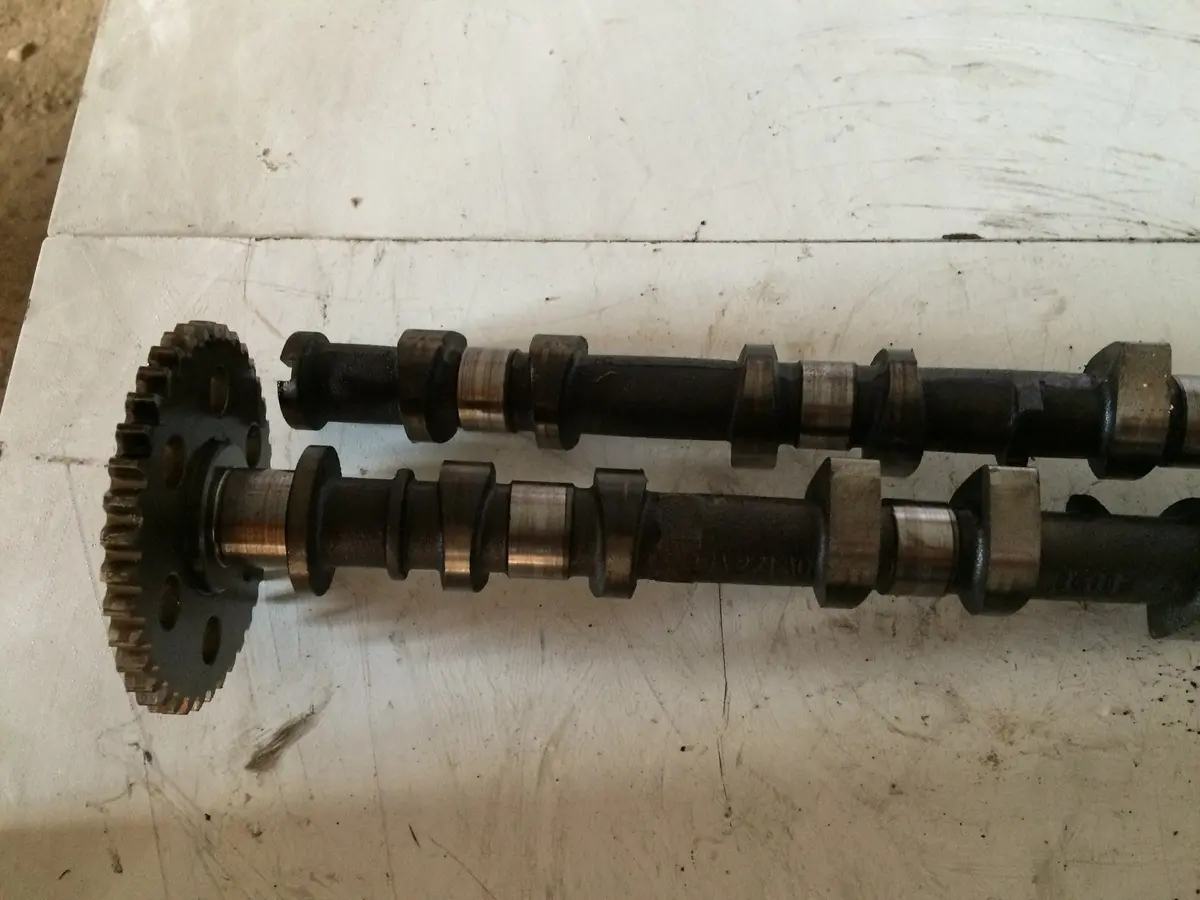 2007 Qqdb Ford 1.8 Petrol Engine Pair Of Camshaft 1S7g D04 Ha 1S7g-6A272-Bg 2