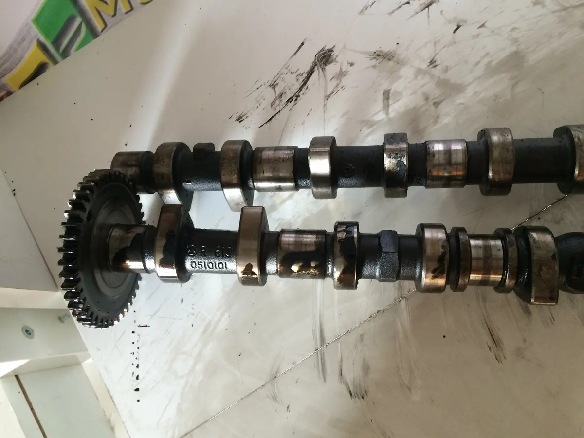 2002 613 Mercedes-Benz Mb 3.2 Cdi Diesel Engine Pair Of Camshaft 2