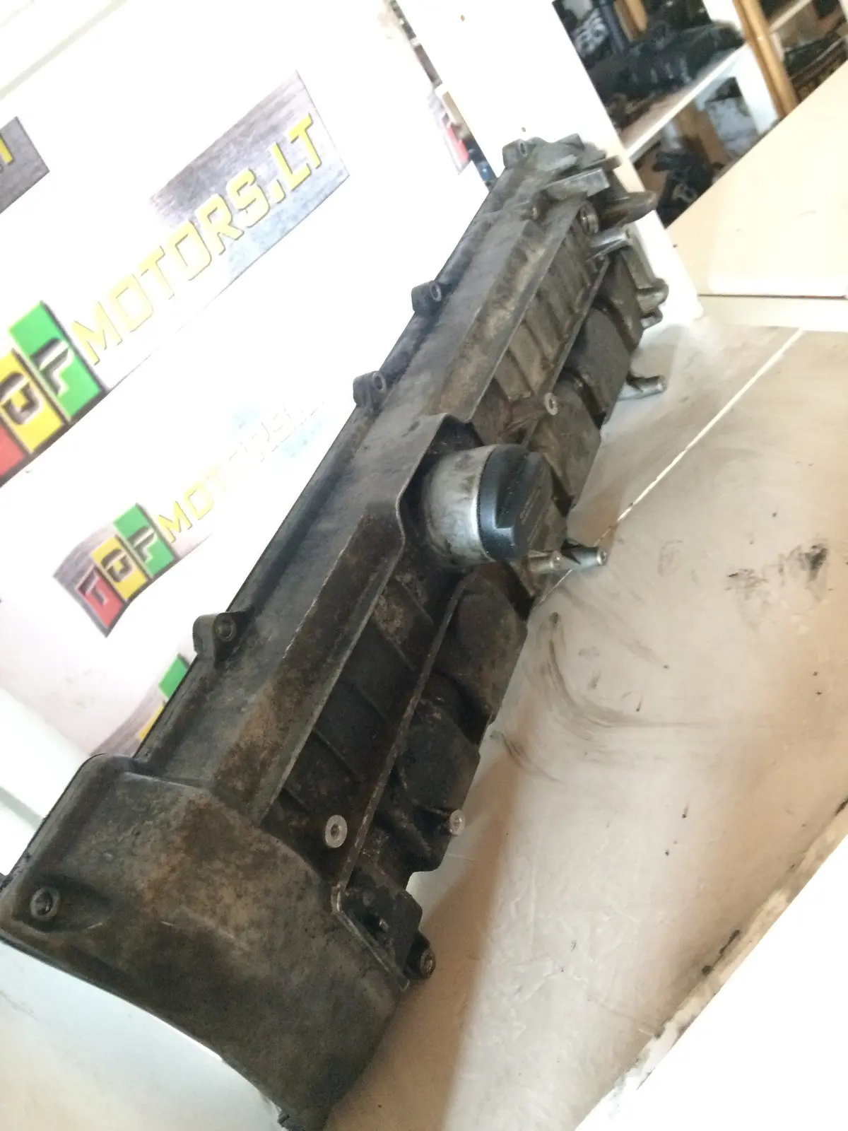 2002 613 Mercedes-Benz Mb 3.2 Cdi Diesel Engine Cylinder Head Cover 154 059 01 2