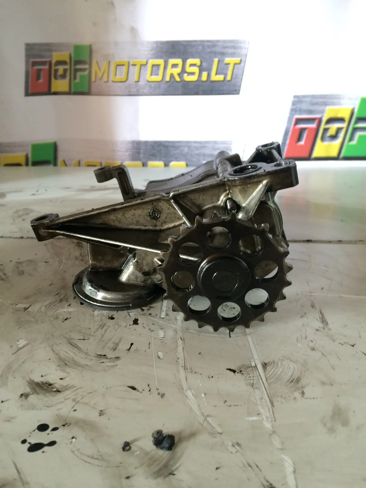 2002 613 Mercedes-Benz Mb 3.2 Cdi Diesel Engine Oil Pump R 137 181 02 01 2