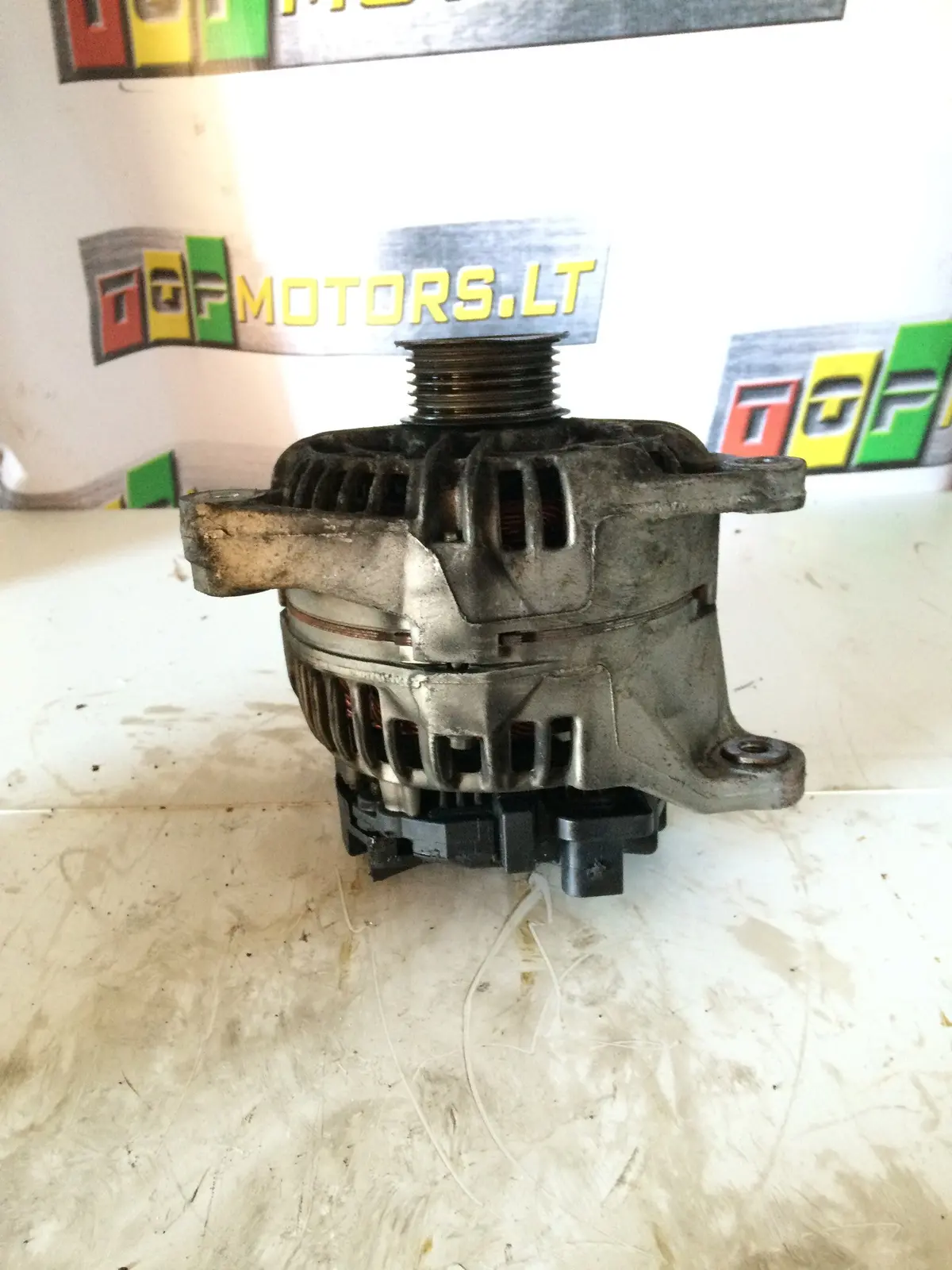 1997 M96 M9620 M96.20 Porsche 2.5 Petrol Engine Alternator 0 124 515 042 1