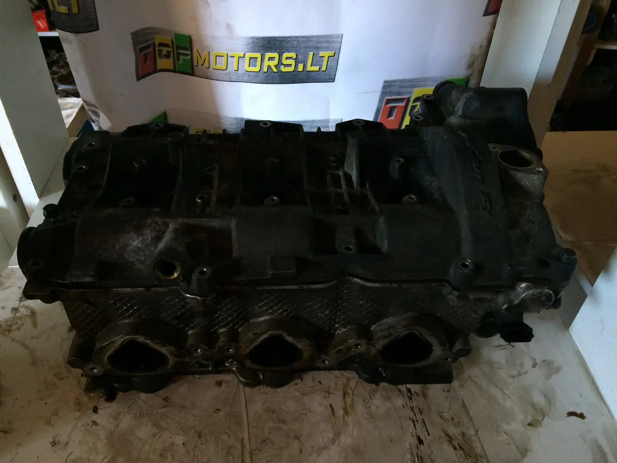 1997 M96 M9620 M96.20 Porsche 2.5 Petrol Engine Cylinder Head With A Cover 996.104.101.4R 1
