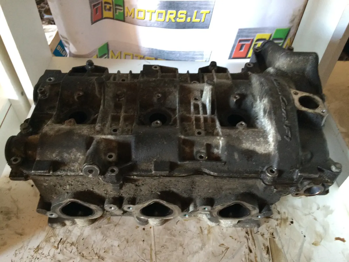 1997 M96 M9620 M96.20 Porsche 2.5 Petrol Engine Cylinder Head With A Cover 996.104.135.0R 2