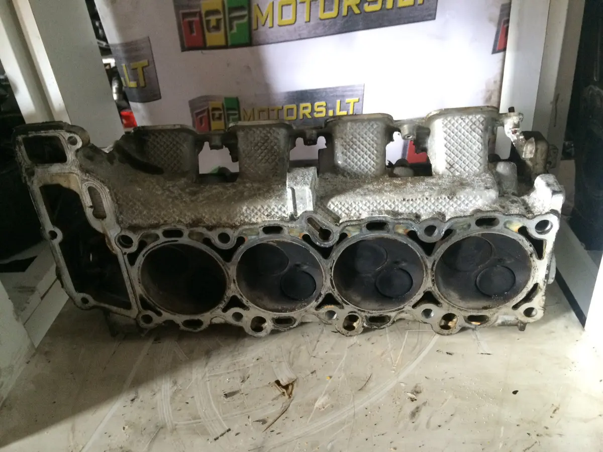 2001 Jeep 4.7 V8 Petrol Engine Cylinder Head 5302802 6R Ah 1