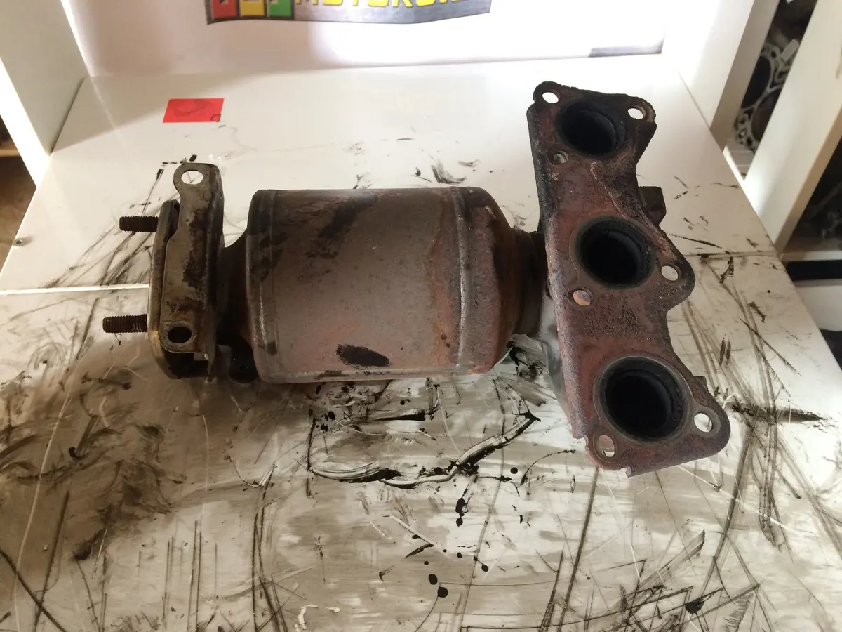 2006 Bmd Volkswagen Skoda 1.2 Petrol Engine Catalytic Converter Exhaust And Ex Manifold 03D 131 701 D / 03D131701d 1
