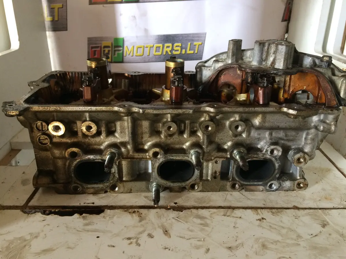 2004 Vq35 Nissan Renault 3.5 V6 Petrol Engine Cylinder Head R - 8J1 7L 2