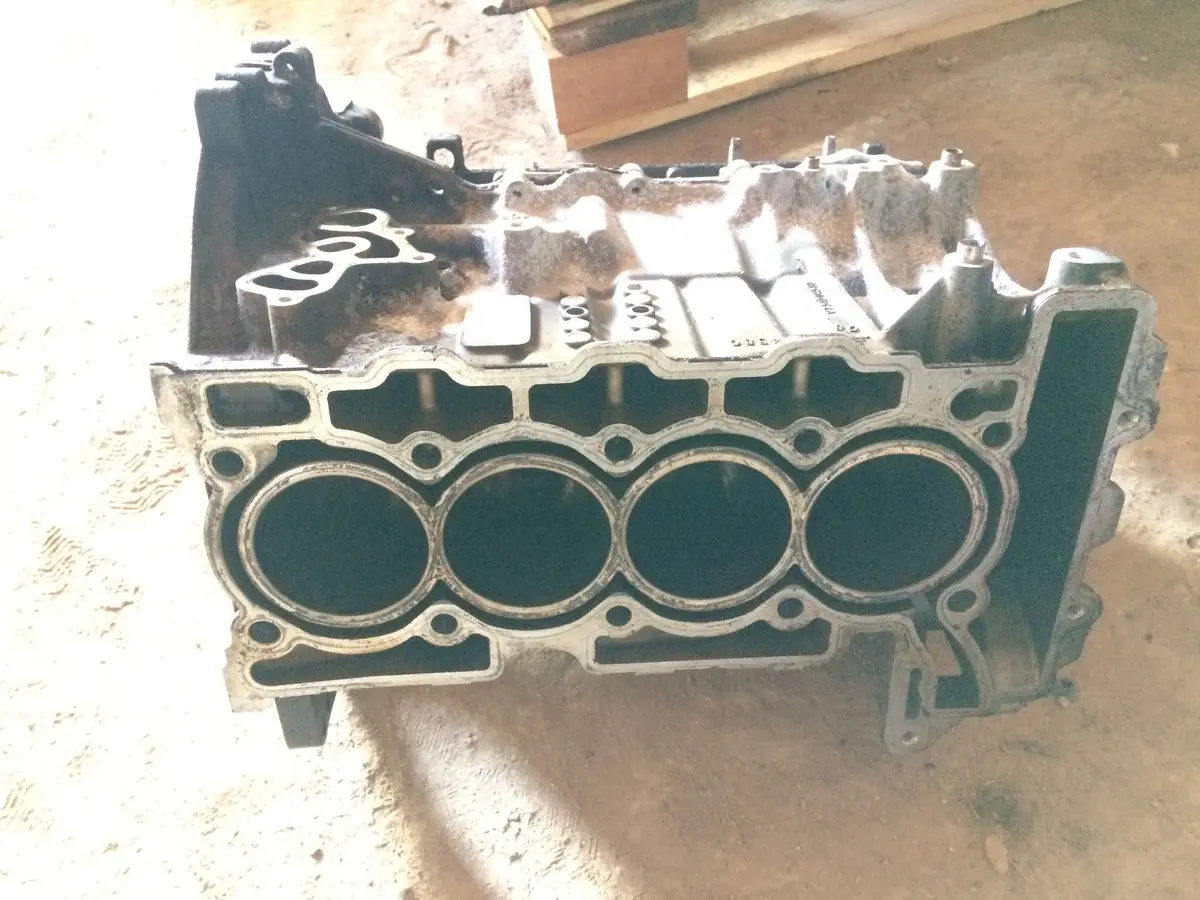 2008 N12 N12b14 8Fs Mini Peugeot Citroen 1.4 16V Petrol Engine Block V7534645 80 - 07 1