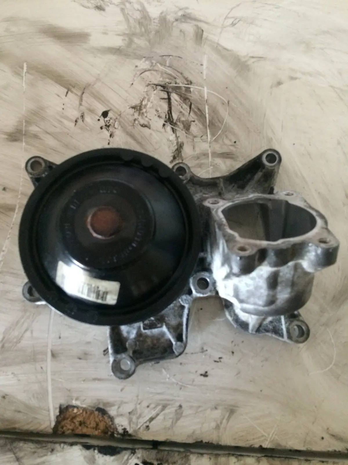 2011 N57 N57d30 Bmw 3.0 D Diesel Engine Water Pump 47384280 2