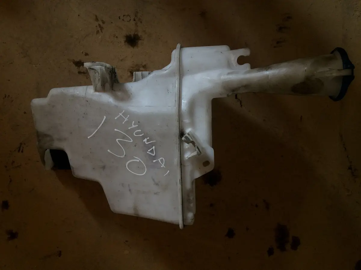 2013 D4fb Hyundai Kia 1.6 Crdi Diesel Washer Tank 1