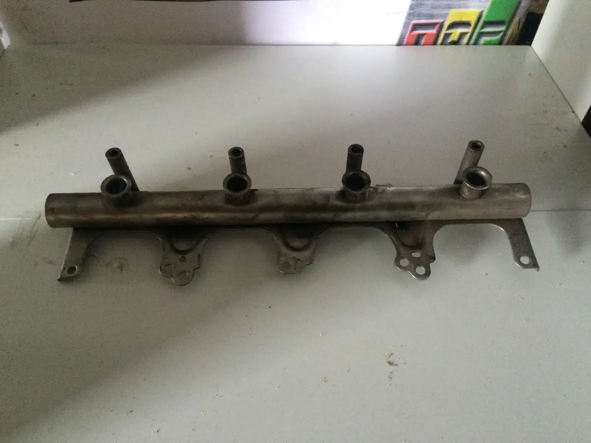 2006 Axx Audi Volkswagen Vw 2.0 Tfsi Benzinas Common Rail ( Komonreilas Magistralė ) 06F 133 317 G / 06F133317g 1
