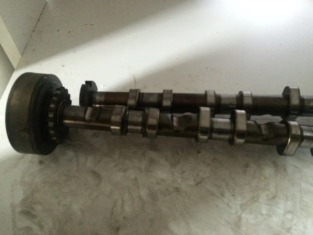 2006 Axx Audi Volkswagen Vw 2.0 Tfsi Benzinas Velenėliai Su Vanusu 06F 109 088 G / 06F109088g 2