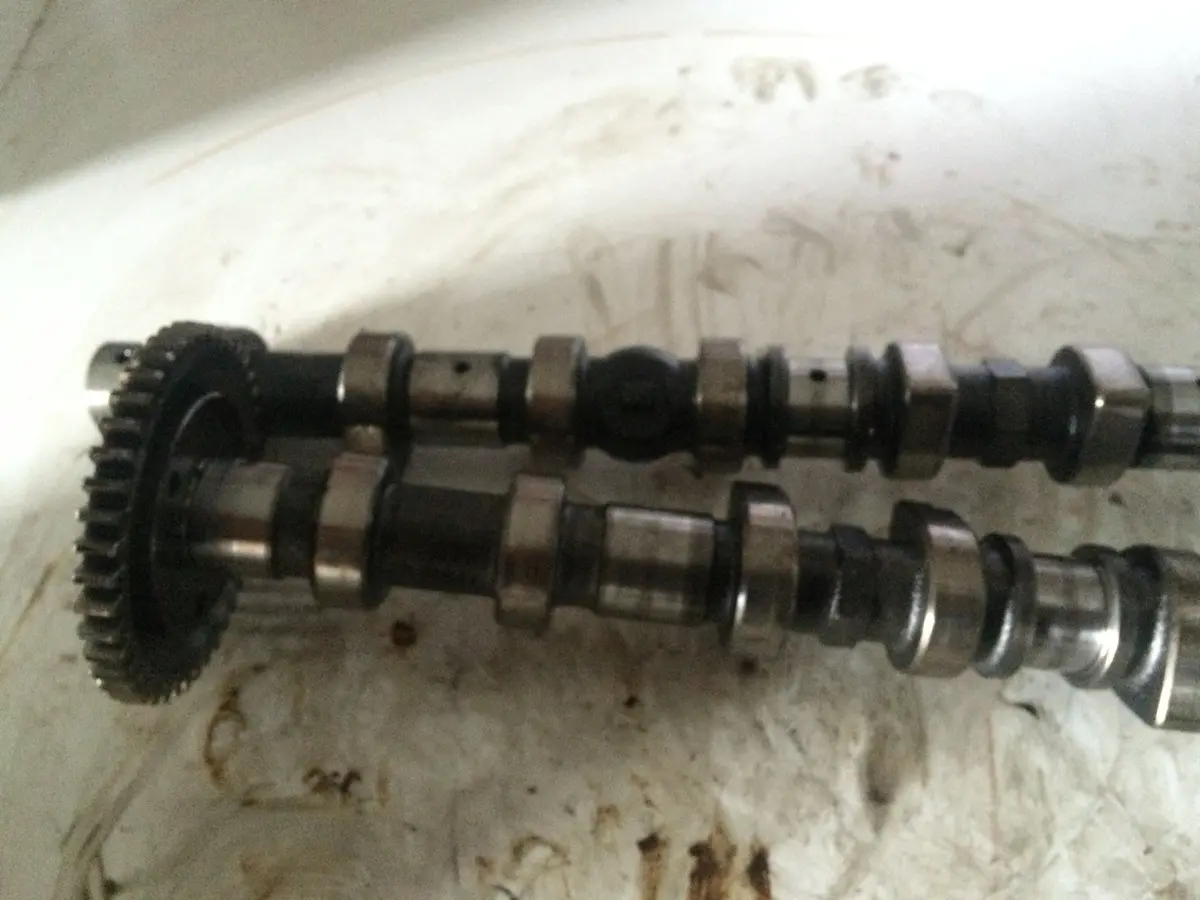 2002 611 Mercedes-Benz Mb 2.2 Cdi Diesel Engine Pair Of Camshaft 2