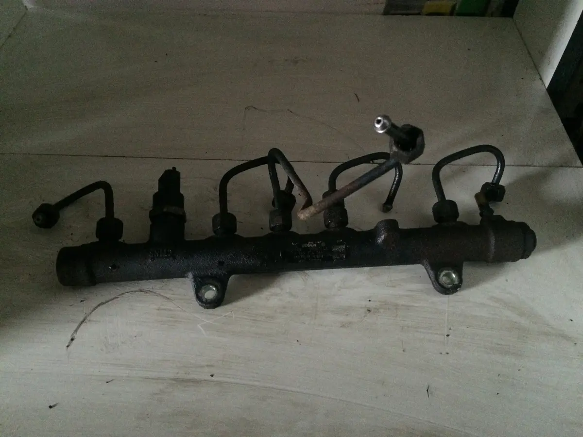 2003 F9k Renault Nissan Opel 1.9 Dci Dyzelis Common Rail ( Komonreilas Magistralė ) 0445214065 / 0 445 214 065 / 8200330912 2