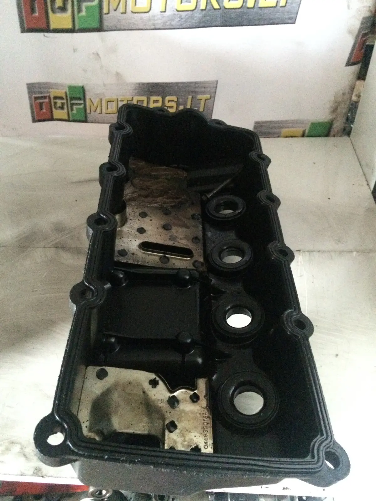 2003 W11b16 Mini 1.6 Petrol Turbo Engine Cylinder Head Cover 1