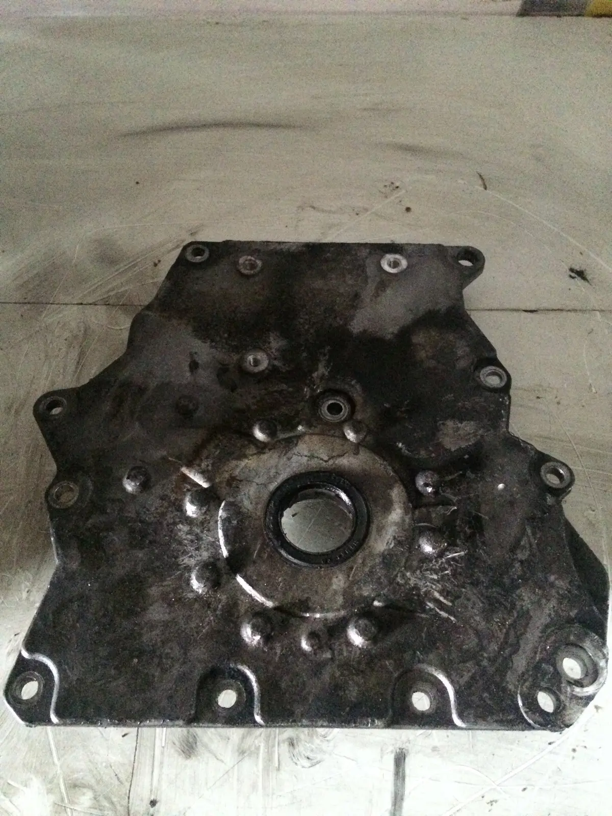 2003 W11b16 Mini 1.6 Petrol Turbo Engine Timing Chain Cover 04777838Aa 2