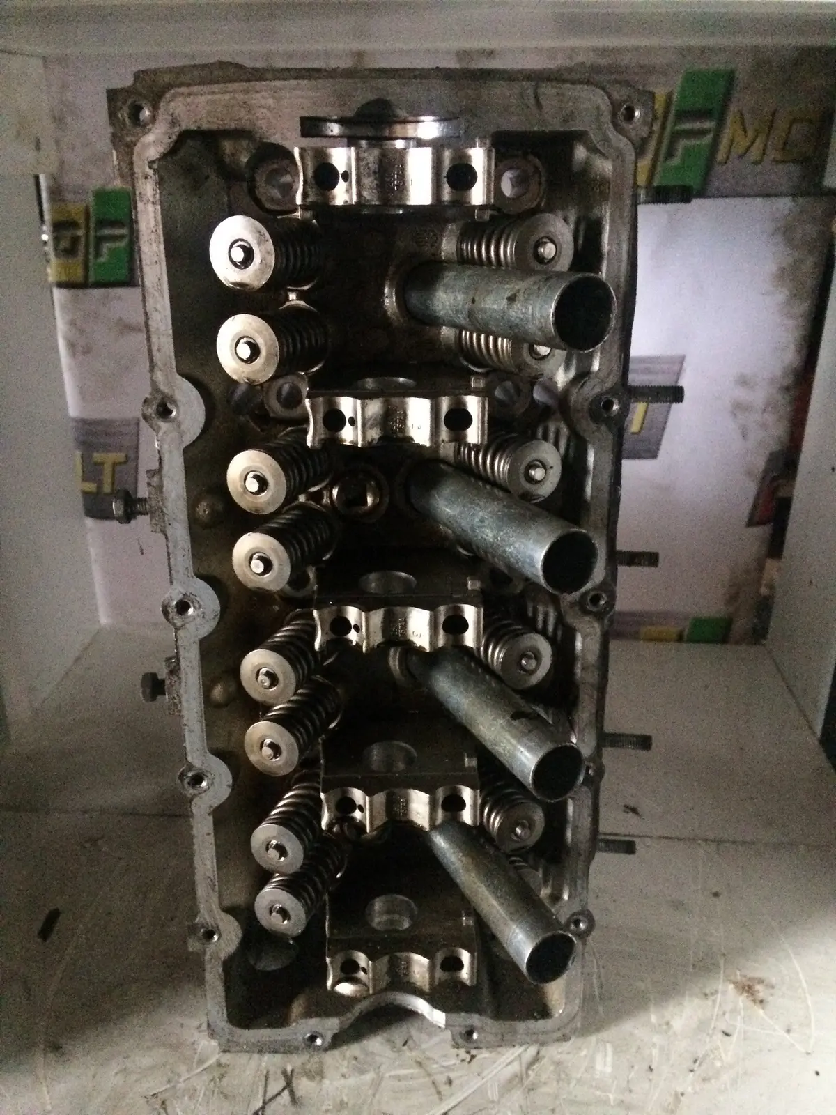 2003 W11b16 Mini 1.6 Petrol Turbo Engine Cylinder Head 04777751Ab 1