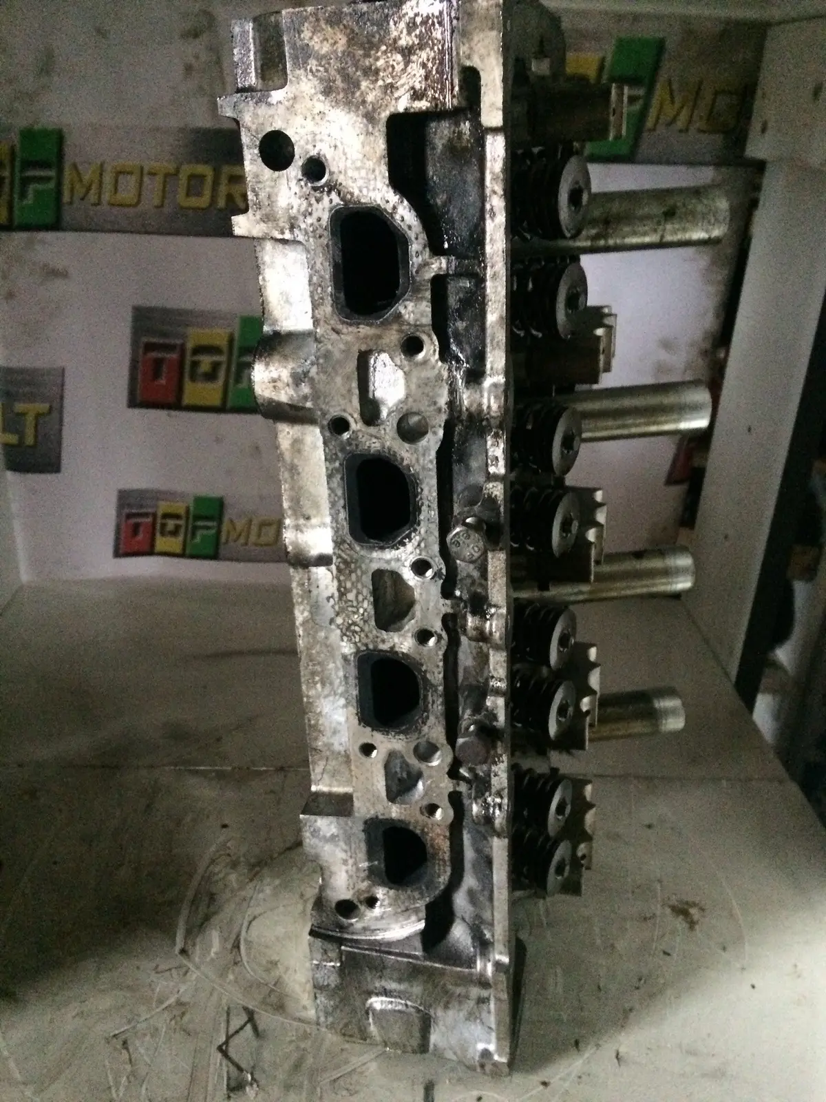 2003 W11b16 Mini 1.6 Petrol Turbo Engine Cylinder Head 04777751Ab 2