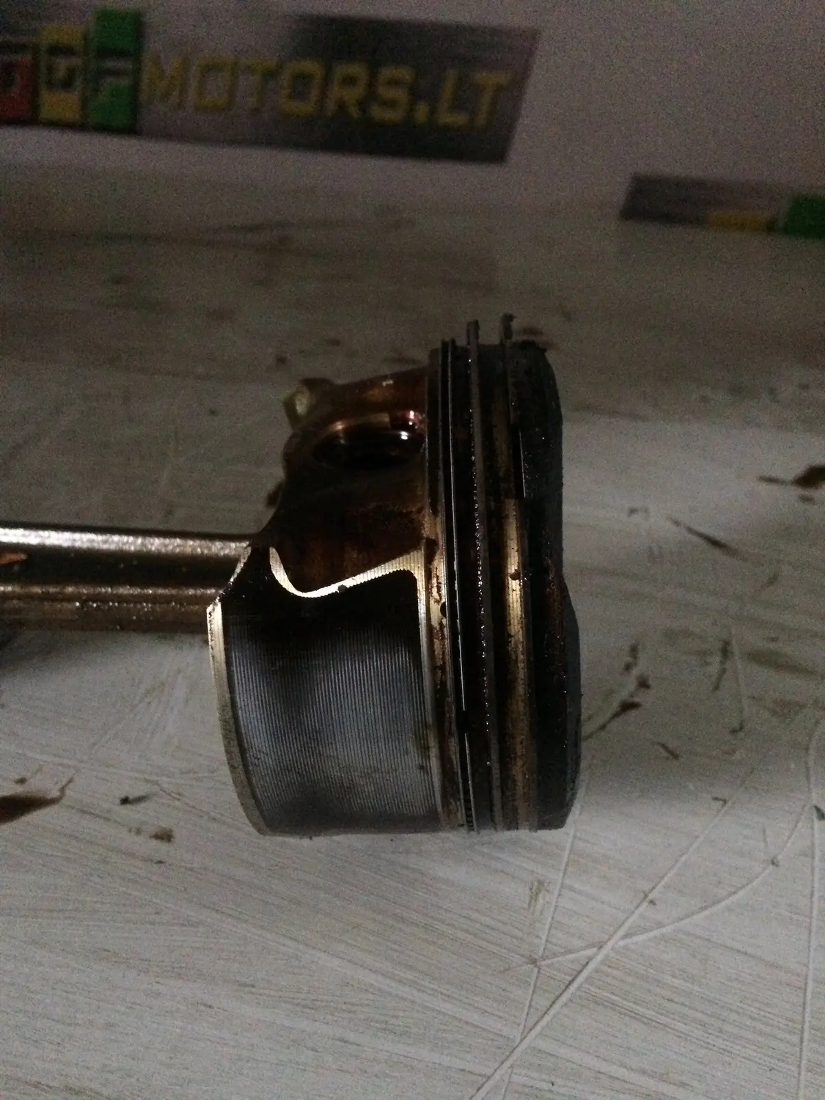 2002 N42 N42b20 Ab N42b20ab Bmw 2.0 Petrol Engine Piston With A Connecting Con Rod 2