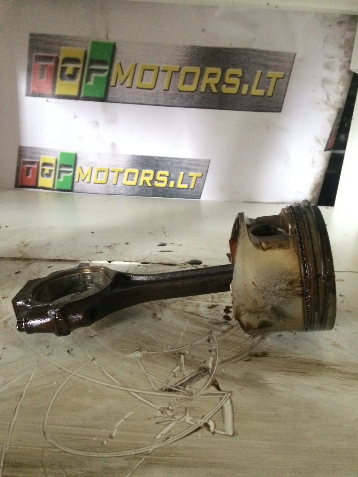 1999 Land Rover 4.0 V8 Petrol Engine Piston With A Connecting Con Rod 2