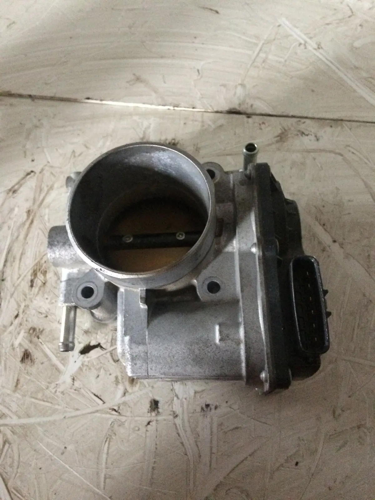 2006 L8 Mazda 1.8 Benzinas Variklio Gazo Sklendė 111213640A 0812000956514 1
