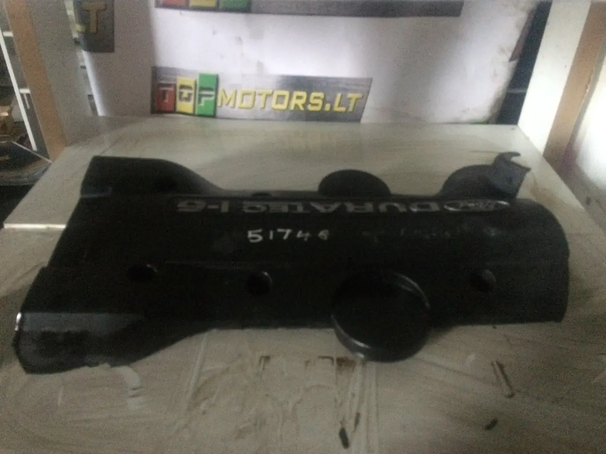 2008 Huwa Ford 2.5 Petrol Turbo Engine Cylinder Head Cover 30711904 1