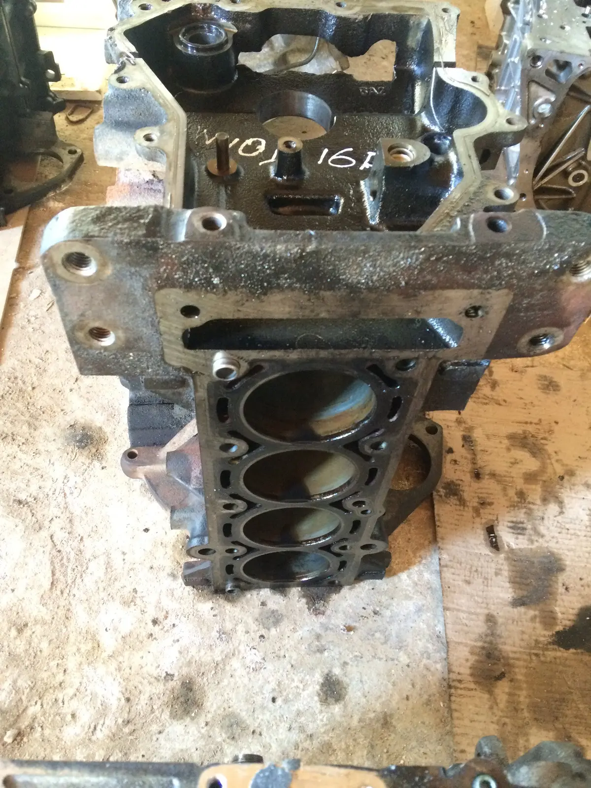 2003 W10b16 Mini 1.6 Petrol Engine Block 1