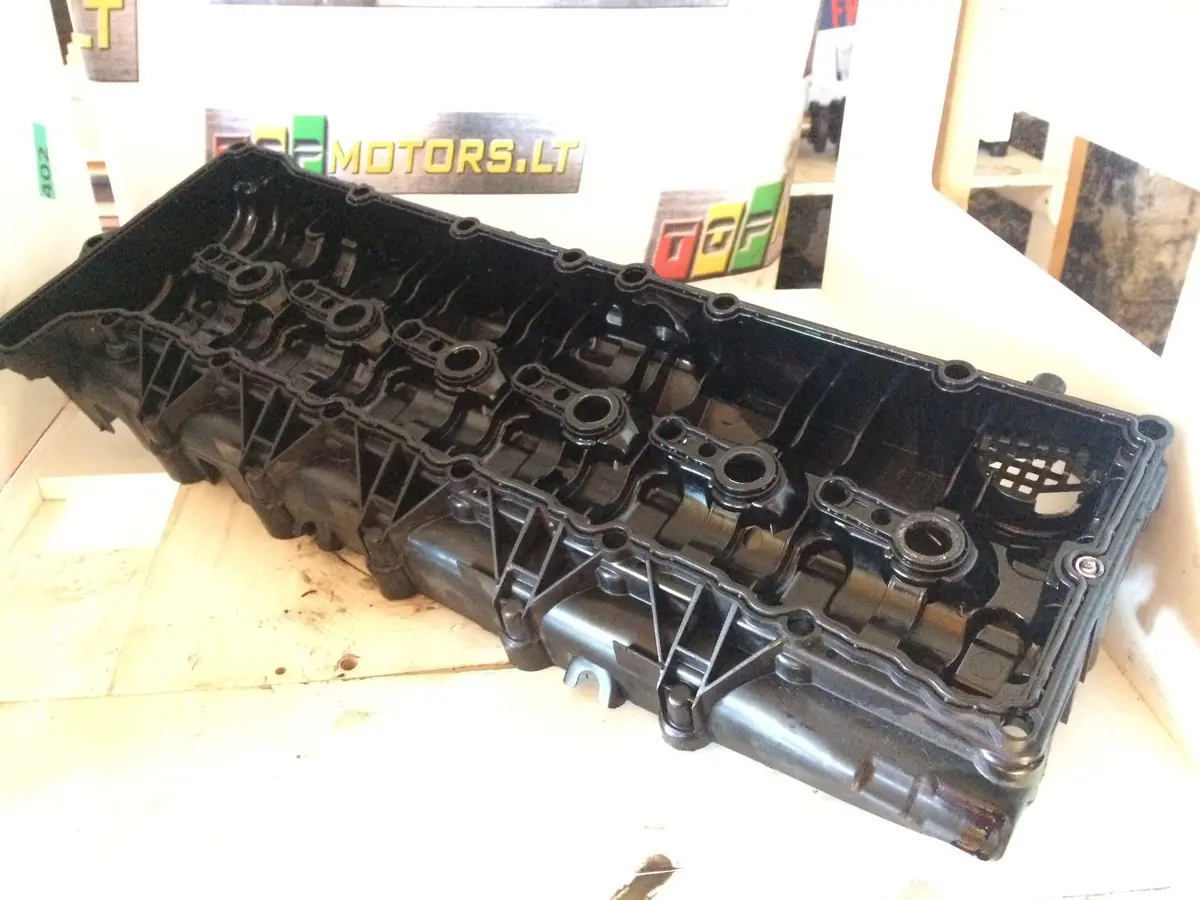 2011 N57 N57d30 Bmw 3.0 D Diesel Engine Cylinder Head Cover 7800309 1