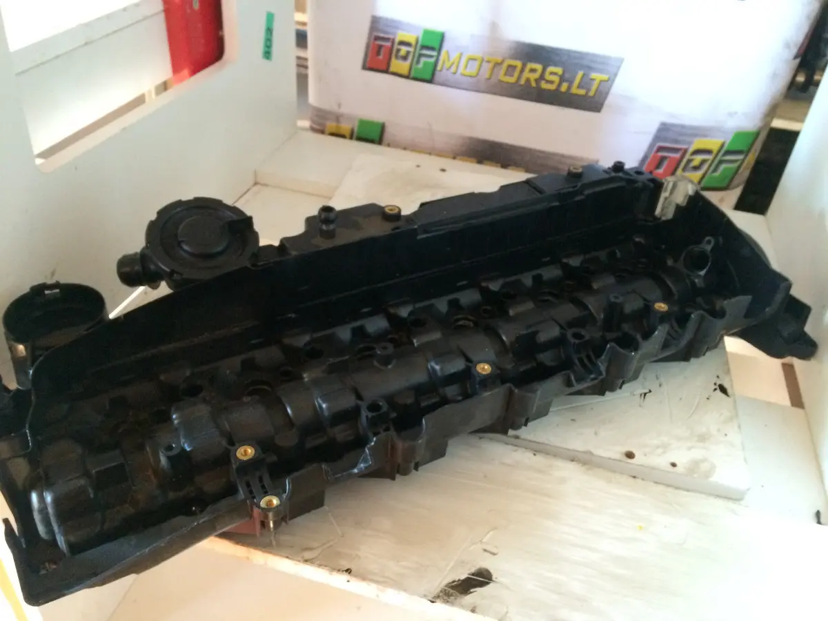 2011 N57 N57d30 Bmw 3.0 D Diesel Engine Cylinder Head Cover 7800309 2