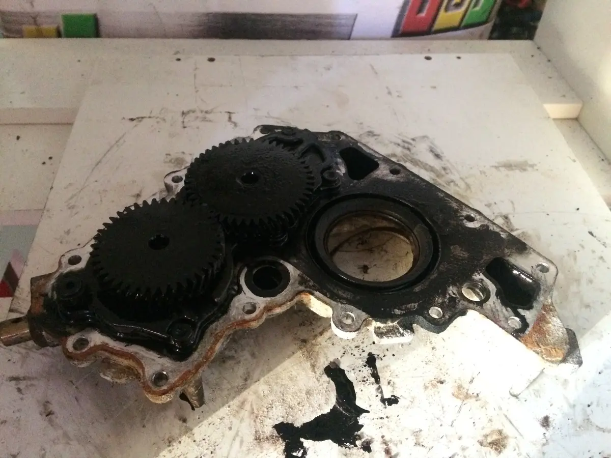2005 F1ae Fiat Iveco 2.3 Jtd Diesel Engine Oil Pump 1