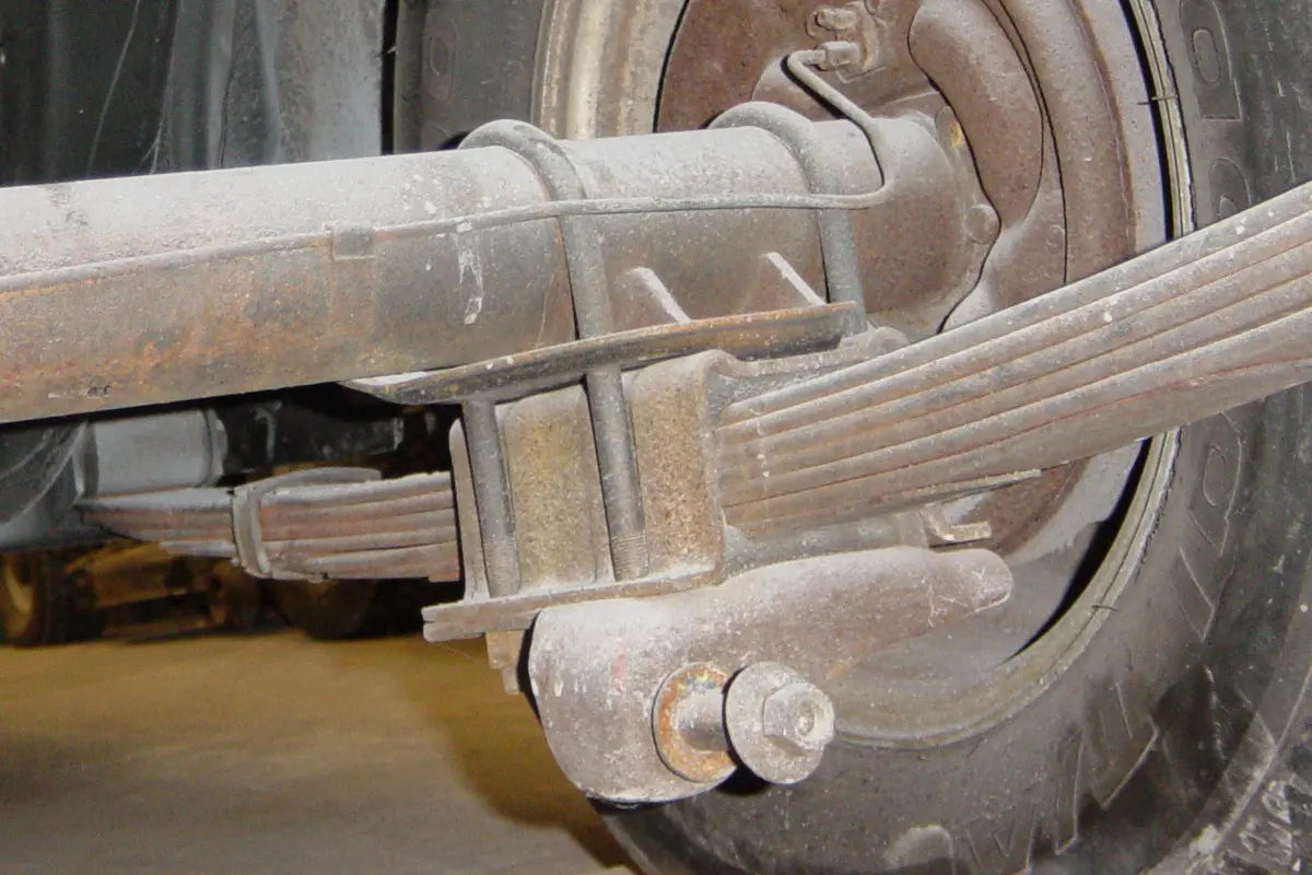 Leaf Spring Iso Mount Kit 1972-76 2