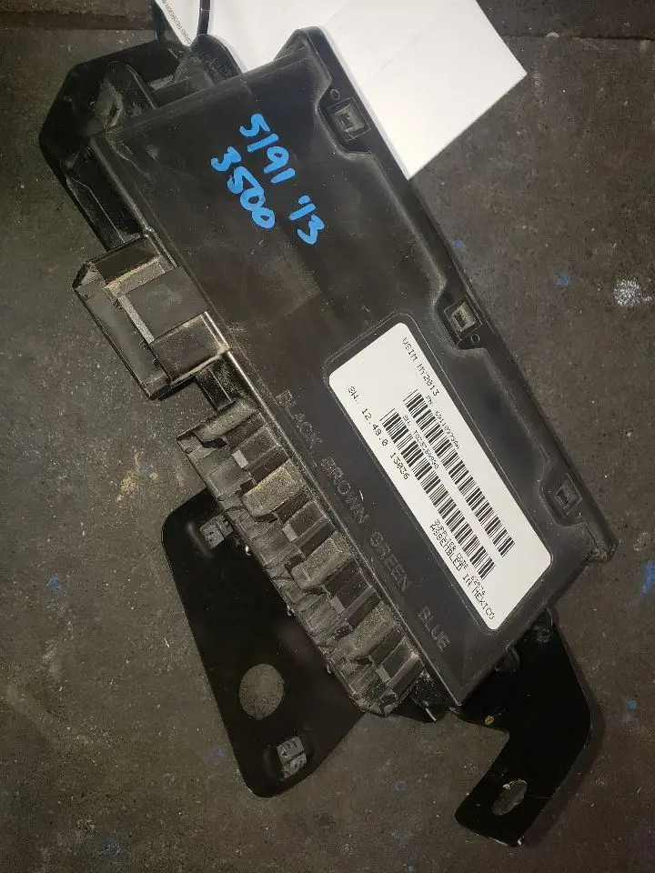 2013 Ram 3500 Vehicle Systems Interface Module (Vsim). Part Number 68110979Aa 1